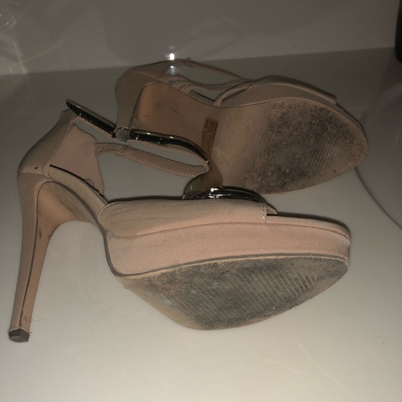 Heels - Picture 5 of 5